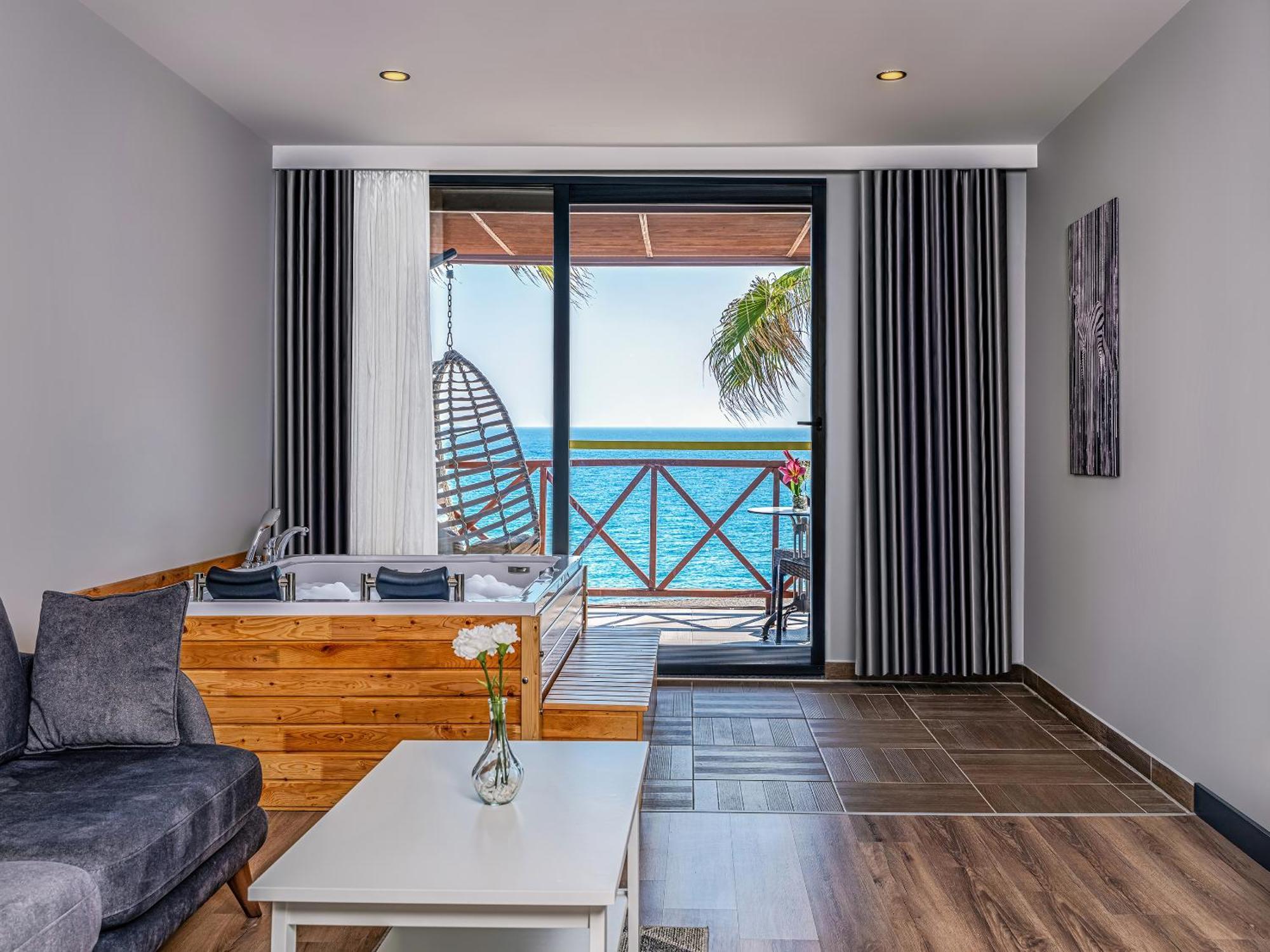 Kızılot Adora Calma Beach Hotel Adults Only מראה חיצוני תמונה